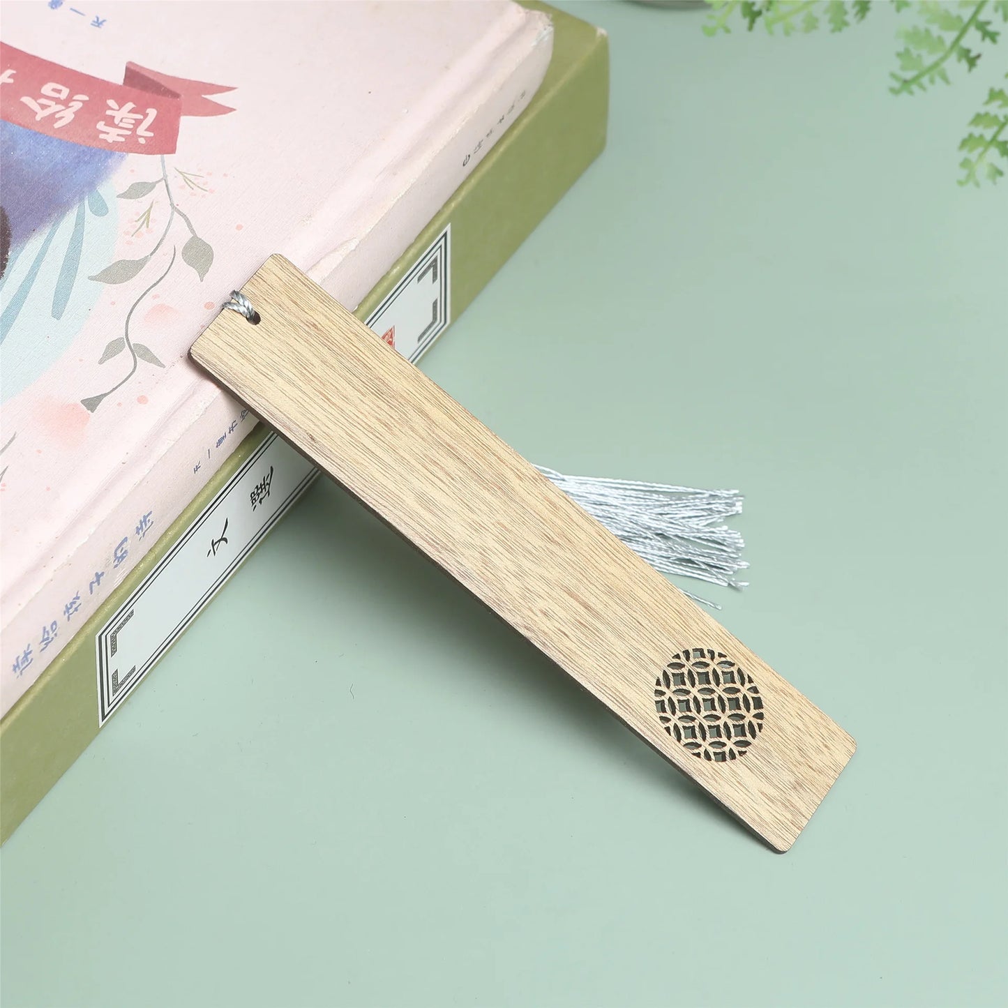 Retro Wooden Bookmarks Hollow Carved Aesthetic Stationery Gifts For Reading Lovers Book Accessories Students Reading Marks