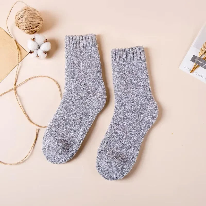 3/5/15 Pairs Men Solid Color Socks  Fashionable Simple Versatile Winter Socks Are Soft Comfortable Lightweight Casual In Length